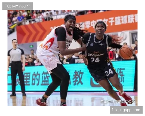 篮球规则里球碰到裁判怎么处理?违例还是继续比赛? 篮球规则里球碰到裁判怎么处理?违例还是继续比赛?